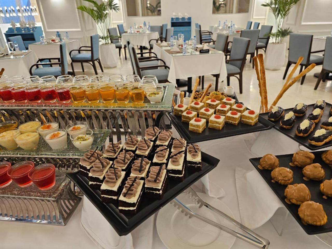The Proud Hotel الخبر المظهر الخارجي الصورة